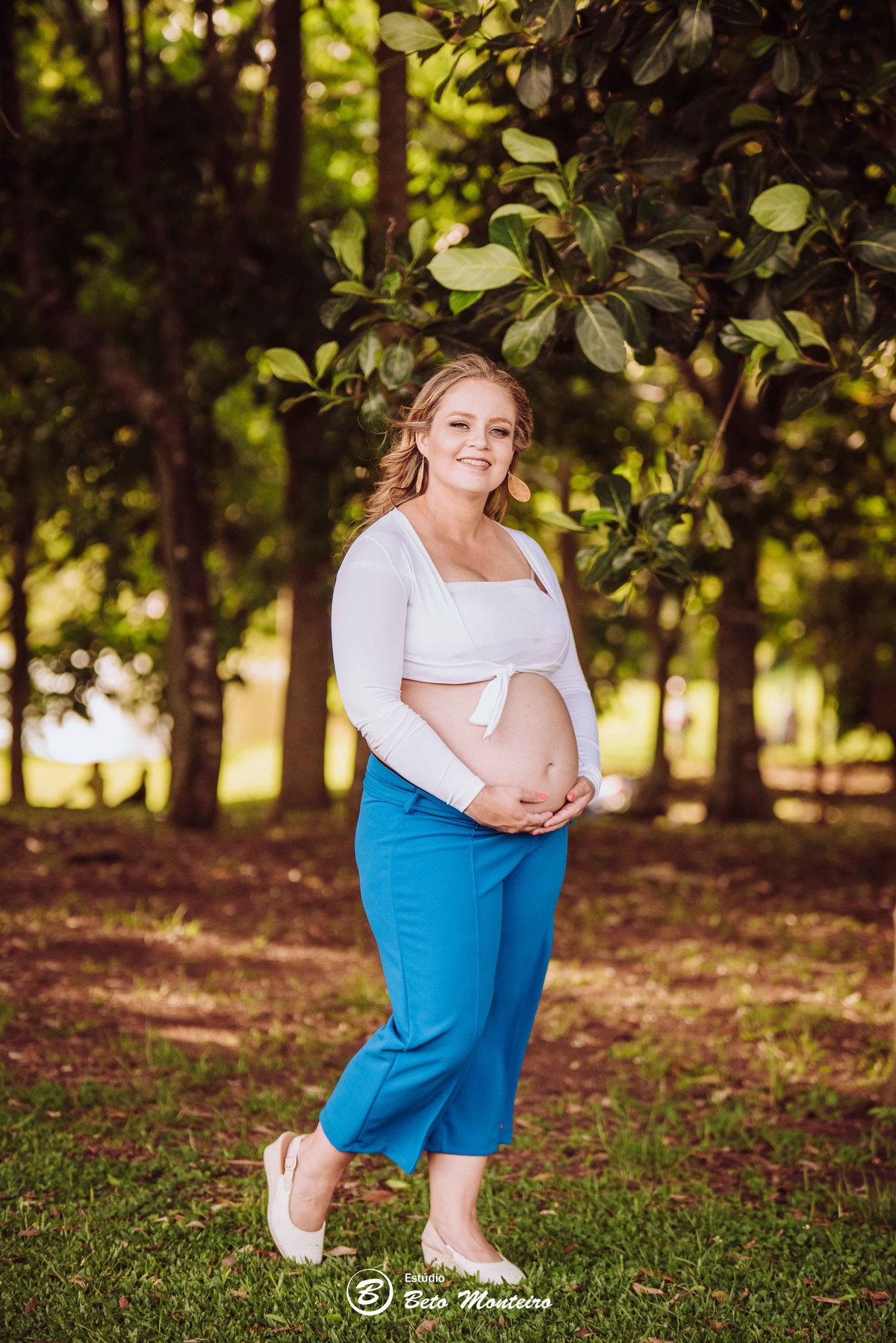 Book Gestante e Familia em Curitiba - Book de gestante lifestyle - Fotos ao ar livre - Grávida - Gestação - Estudio Beto Monteiro - jardim botanico - barbara couto - dione
