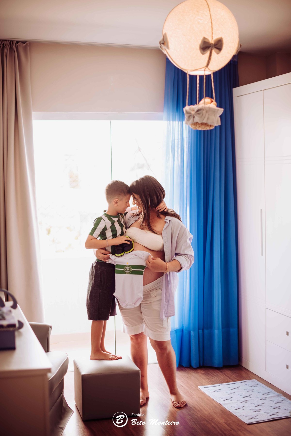 Book Gestante e Familia em Curitiba - Book de gestante lifestyle - Fotos ao ar livre - Grávida - Gestação - Estudio Beto Monteiro - life style - Michelle Miotto - Família - Cachorro