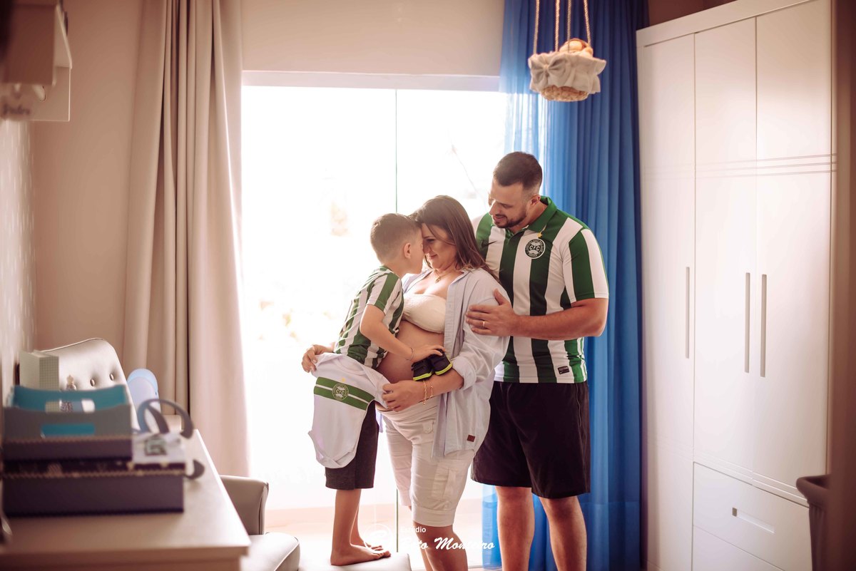 Book Gestante e Familia em Curitiba - Book de gestante lifestyle - Fotos ao ar livre - Grávida - Gestação - Estudio Beto Monteiro - life style - Michelle Miotto - Família - Cachorro
