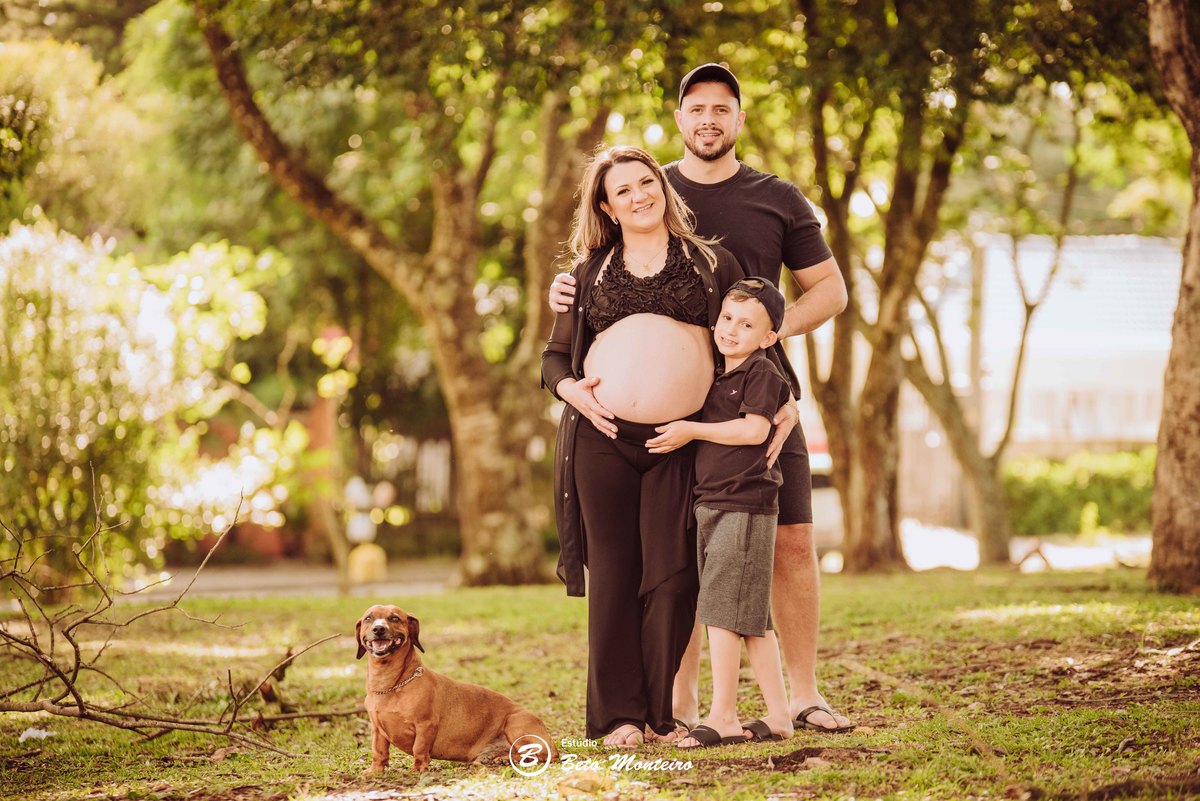 Book Gestante e Familia em Curitiba - Book de gestante lifestyle - Fotos ao ar livre - Grávida - Gestação - Estudio Beto Monteiro - life style - Michelle Miotto - Família - Cachorro