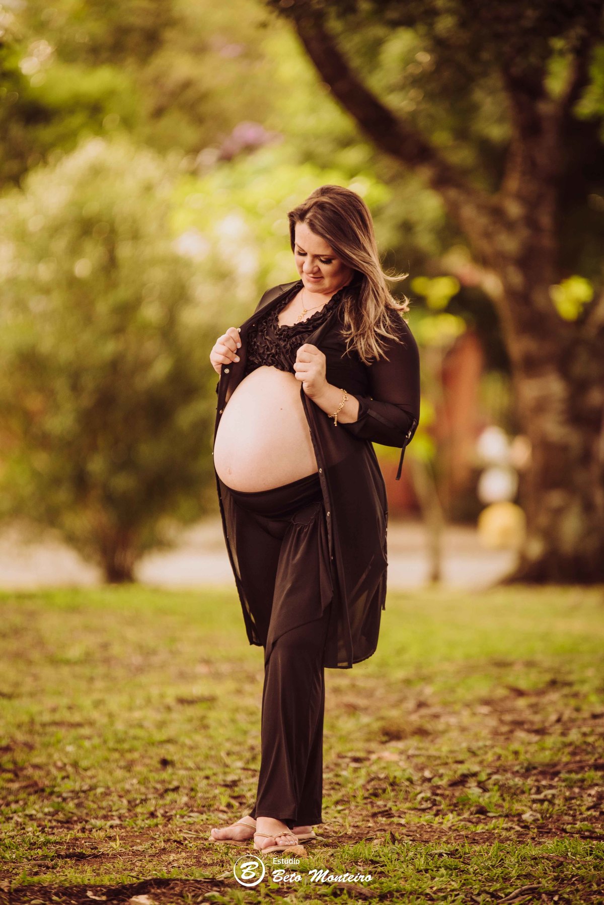 Book Gestante e Familia em Curitiba - Book de gestante lifestyle - Fotos ao ar livre - Grávida - Gestação - Estudio Beto Monteiro - life style - Michelle Miotto - Família - Cachorro