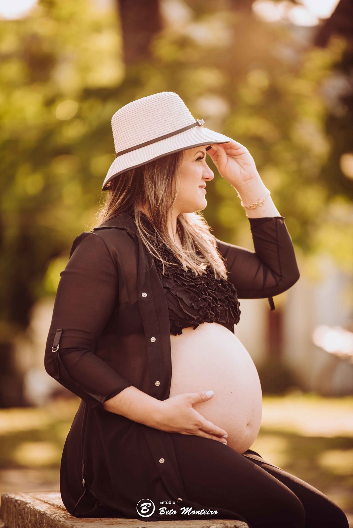 Book Gestante e Familia em Curitiba - Book de gestante lifestyle - Fotos ao ar livre - Grávida - Gestação - Estudio Beto Monteiro - life style - Michelle Miotto - Família - Cachorro
