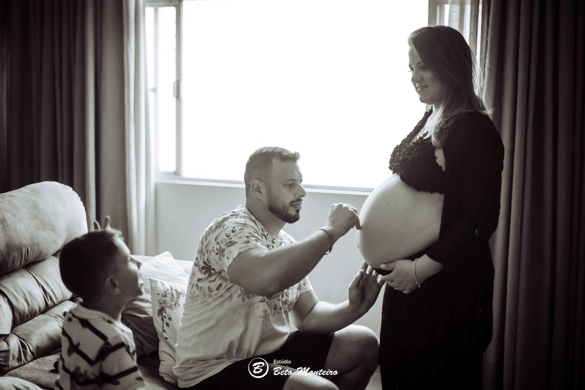 Book Gestante e Familia em Curitiba - Book de gestante lifestyle - Fotos ao ar livre - Grávida - Gestação - Estudio Beto Monteiro - life style - Michelle Miotto - Família - Cachorro