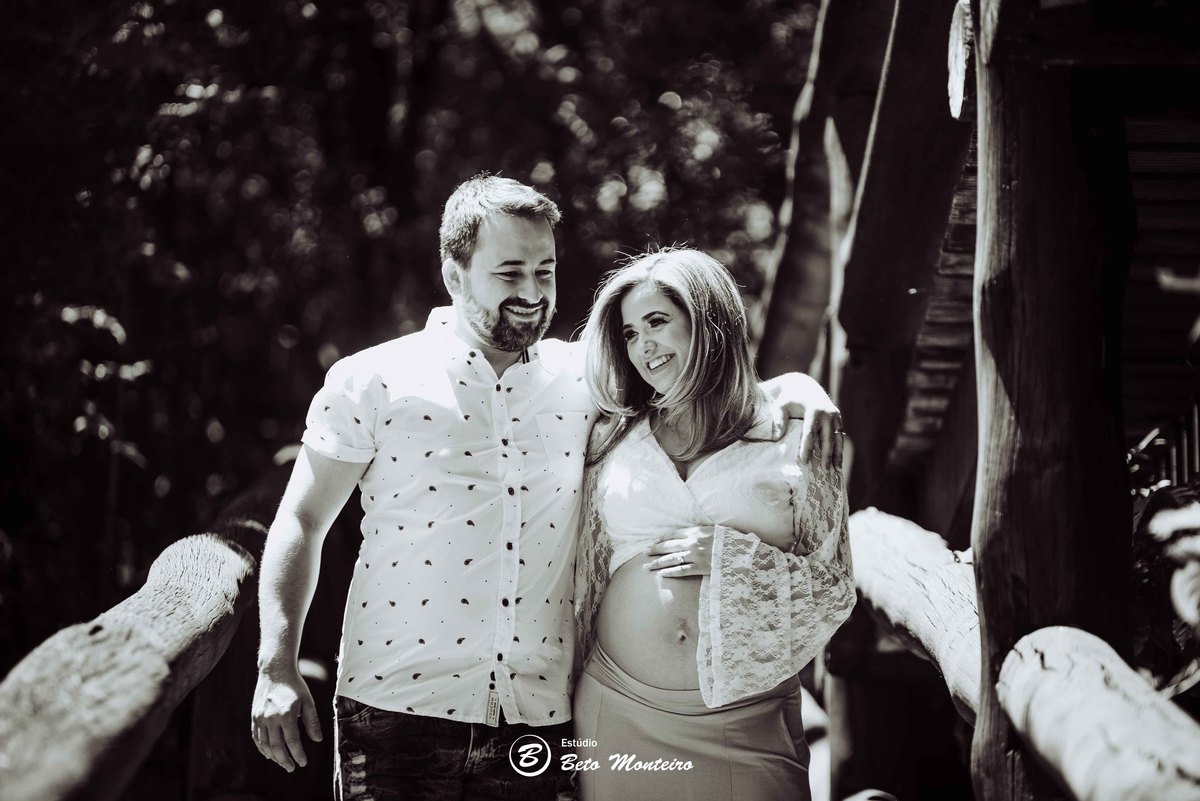 Book Gestante e Familia em Curitiba - Book de gestante lifestyle - Fotos ao ar livre - Grávida - Gestação - Estudio Beto Monteiro - unilivre - universidade livre - angela maria e sandro junior
