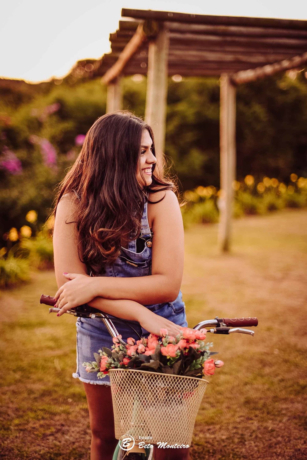Aniversário de 15 anos - Foto e Filmagem de 15 anos - Debutante - Estúdio Beto Monteiro - Curitiba - fotografo de 15 anos - sessao de fotos - book de fotos - book de 15 anos - fotografo - bruna - família - laggus eventos