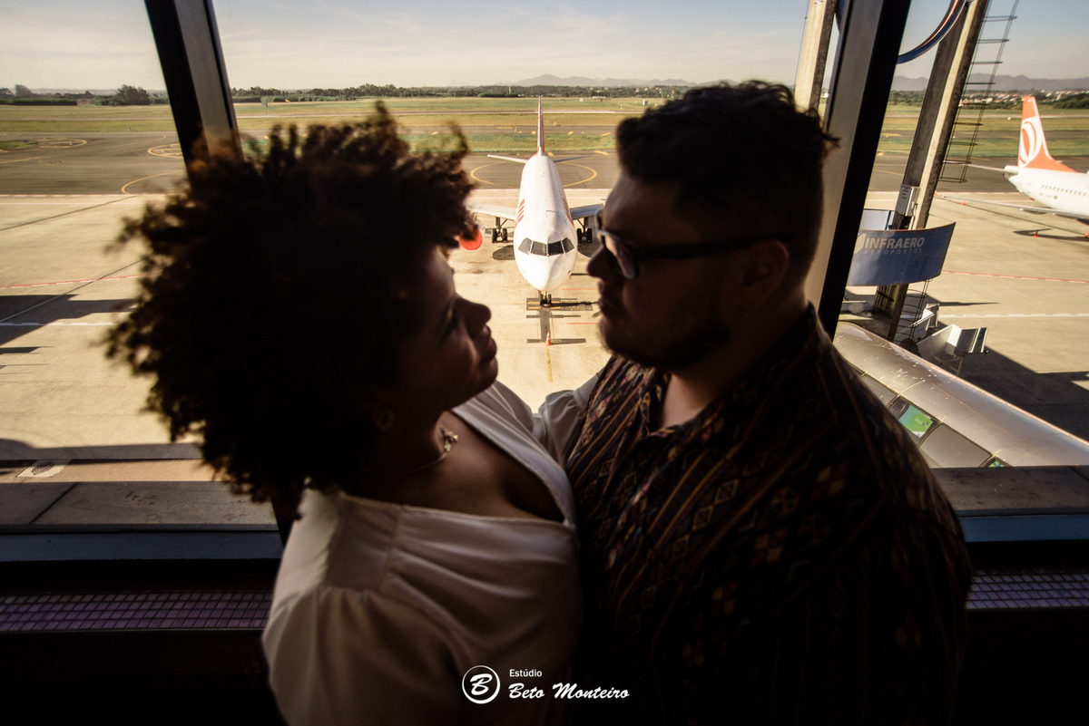 fotografo de casamento - videos de casamento - filmagem - casamento - cinegrafista - filmmaker - wedding - produtora - curitiba - estudio beto monteiro - casal - pre wedding - andressa e vicente - aeroporto - recanto maranatha
