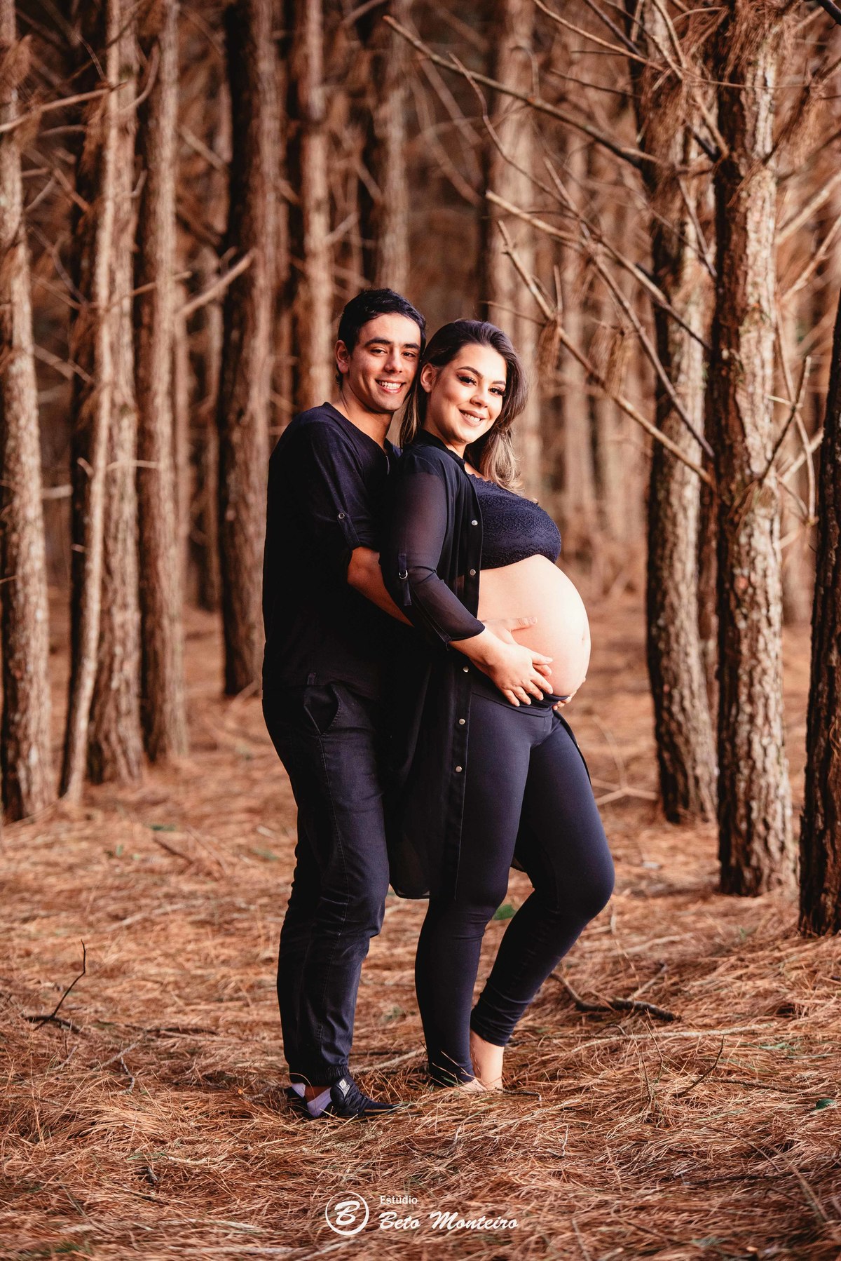 Book Gestante e Familia em Curitiba - Book de gestante lifestyle - Fotos ao ar livre - Fotos em estúdio - Grávida - Gestação - Estudio Beto Monteiro - Cabanha Matoski - Daniela - Ale - Heitor