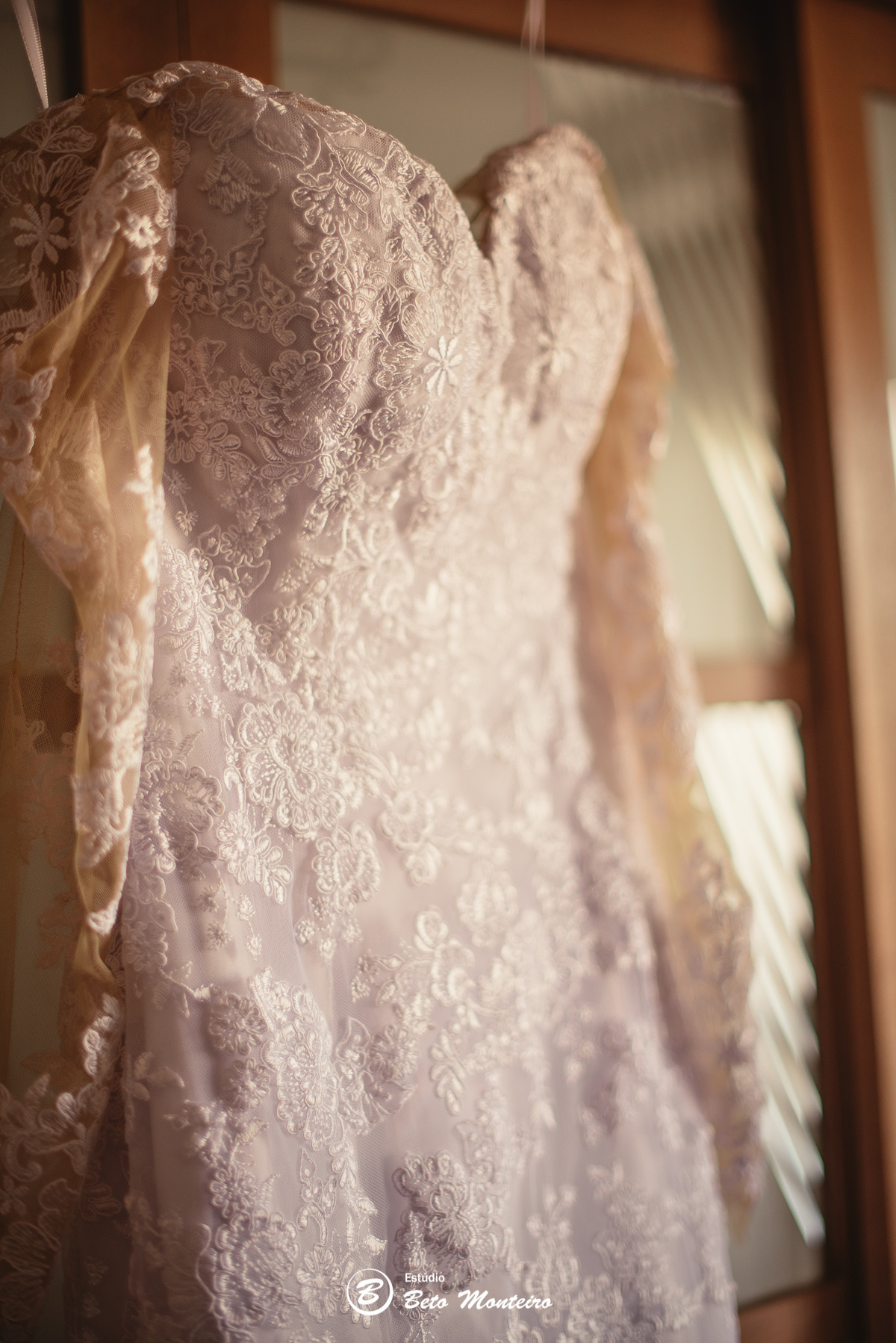 fotografo de casamento - videos de casamento - filmagem - casamento - cinegrafista - filmmaker - wedding - produtora - curitiba - estudio beto monteiro - casal - pre wedding - ana e matheus - le rechaud - first look - noiva se maquiando -