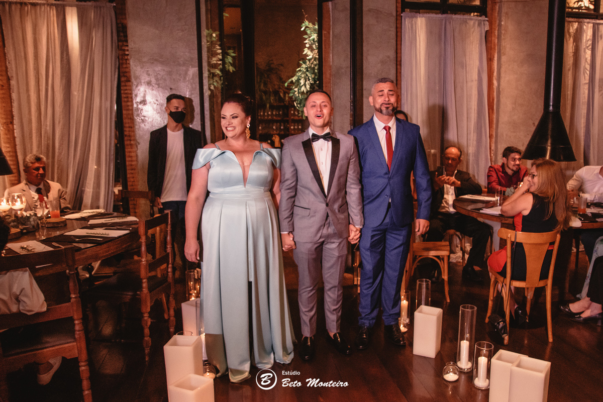 fotografo de casamento - videos de casamento - filmagem - casamento - cinegrafista - filmmaker - wedding - produtora - curitiba - estudio beto monteiro - casal - pre wedding - ana e matheus - le rechaud - first look - noiva se maquiando -