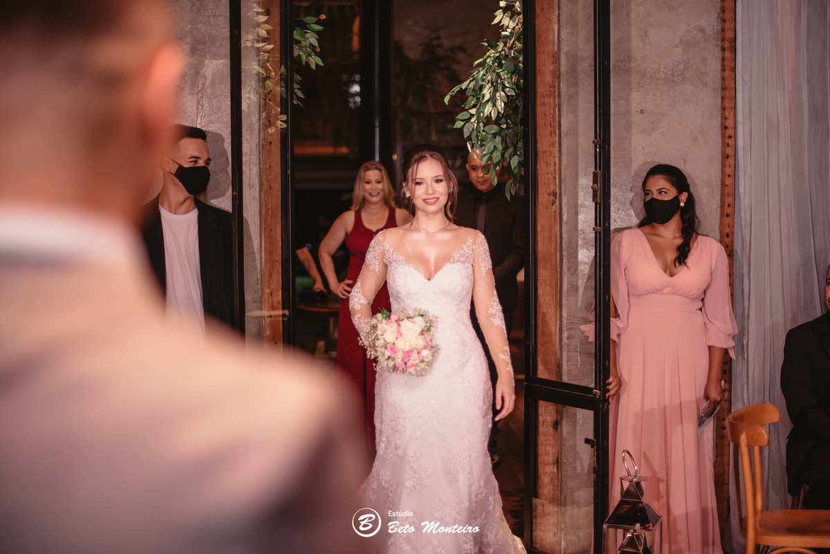 fotografo de casamento - videos de casamento - filmagem - casamento - cinegrafista - filmmaker - wedding - produtora - curitiba - estudio beto monteiro - casal - pre wedding - ana e matheus - le rechaud - first look - noiva se maquiando -
