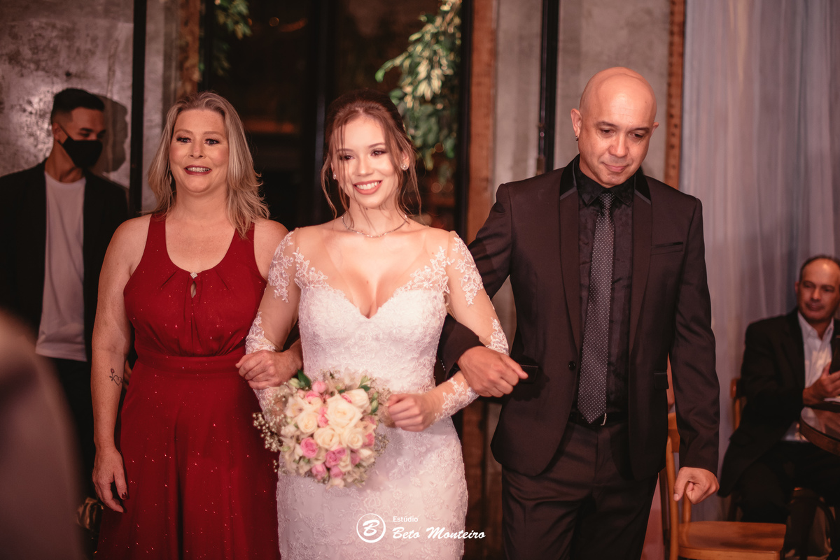 fotografo de casamento - videos de casamento - filmagem - casamento - cinegrafista - filmmaker - wedding - produtora - curitiba - estudio beto monteiro - casal - pre wedding - ana e matheus - le rechaud - first look - noiva se maquiando -