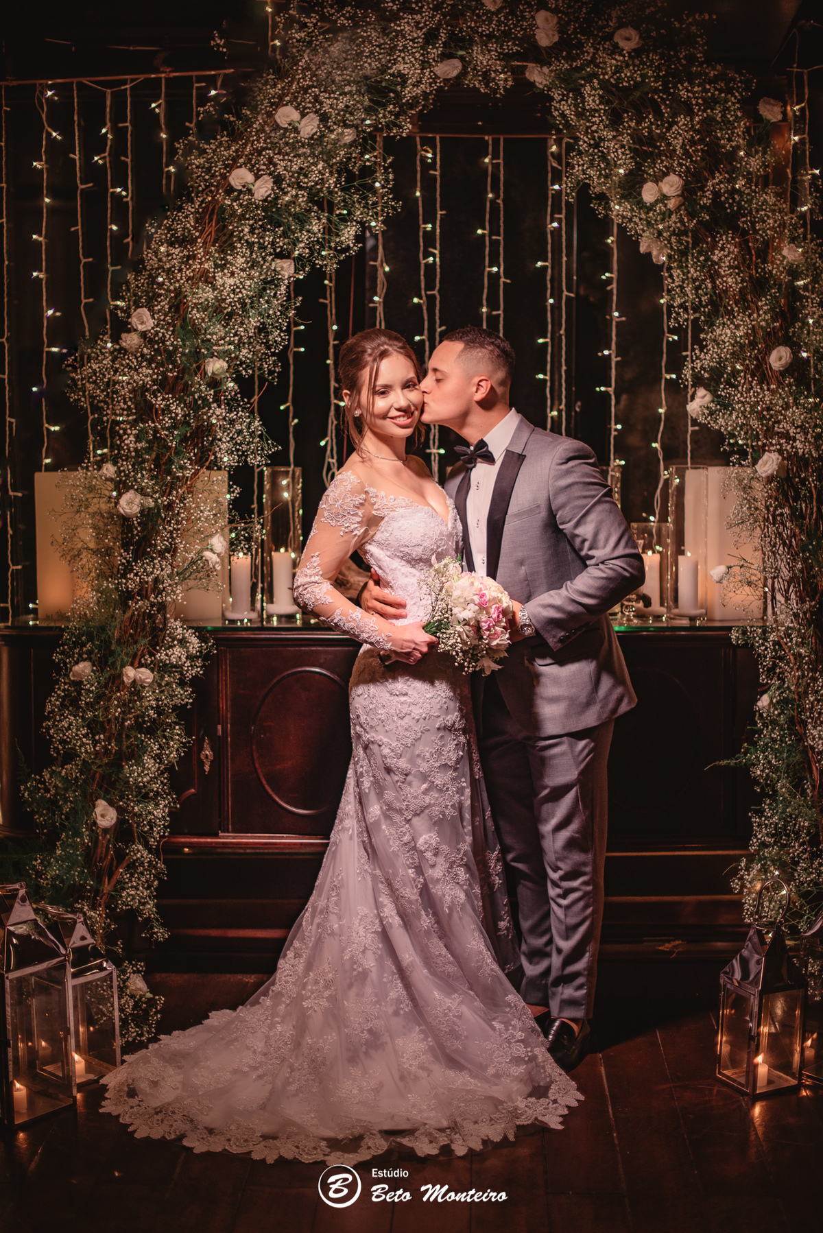 fotografo de casamento - videos de casamento - filmagem - casamento - cinegrafista - filmmaker - wedding - produtora - curitiba - estudio beto monteiro - casal - pre wedding - ana e matheus - le rechaud - first look - noiva se maquiando -