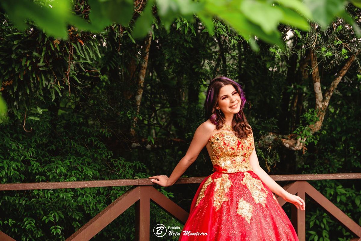 Aniversário de 15 anos - Foto e Filmagem - Debutante - Estúdio Beto Monteiro - Curitiba - fotografo de 15 anos - sessao de fotos - book de fotos - book de 15 anos - fotografo - Gabi - Rober e Gabi - Ana Cecilia - memorial ucraniano - parque tingui