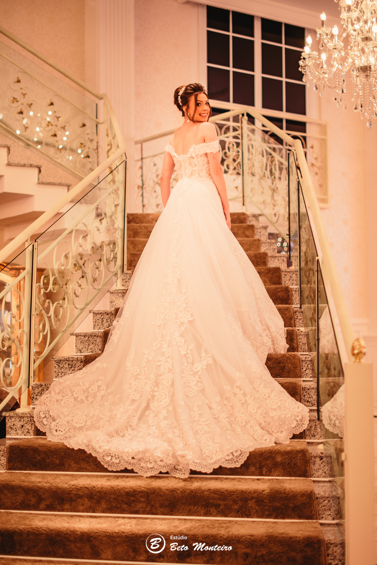 fotografo de casamento - videos de casamento - filmagem - casamento - cinegrafista - filmmaker - wedding - produtora - curitiba - estudio beto monteiro - casal - pre wedding - Thaís Govea e Felipe Naldony - Castello Reale Colombo - ar livre - externo