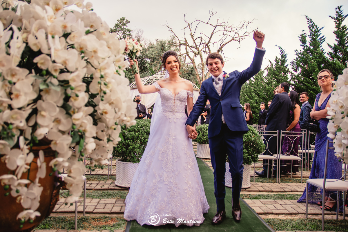 fotografo de casamento - videos de casamento - filmagem - casamento - cinegrafista - filmmaker - wedding - produtora - curitiba - estudio beto monteiro - casal - pre wedding - Thaís Govea e Felipe Naldony - Castello Reale Colombo - ar livre - externo