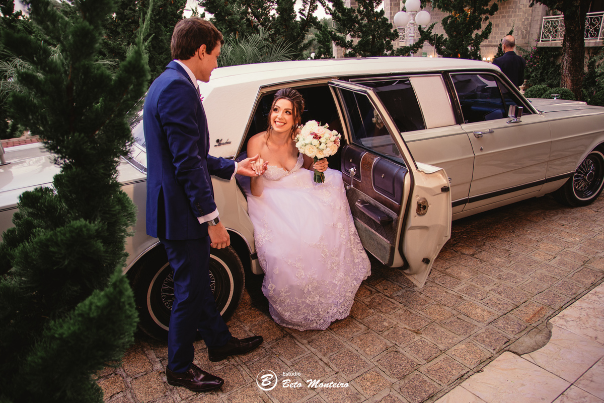 fotografo de casamento - videos de casamento - filmagem - casamento - cinegrafista - filmmaker - wedding - produtora - curitiba - estudio beto monteiro - casal - pre wedding - Thaís Govea e Felipe Naldony - Castello Reale Colombo - ar livre - externo