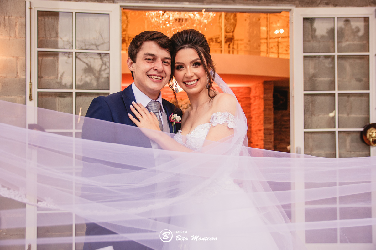 fotografo de casamento - videos de casamento - filmagem - casamento - cinegrafista - filmmaker - wedding - produtora - curitiba - estudio beto monteiro - casal - pre wedding - Thaís Govea e Felipe Naldony - Castello Reale Colombo - ar livre - externo
