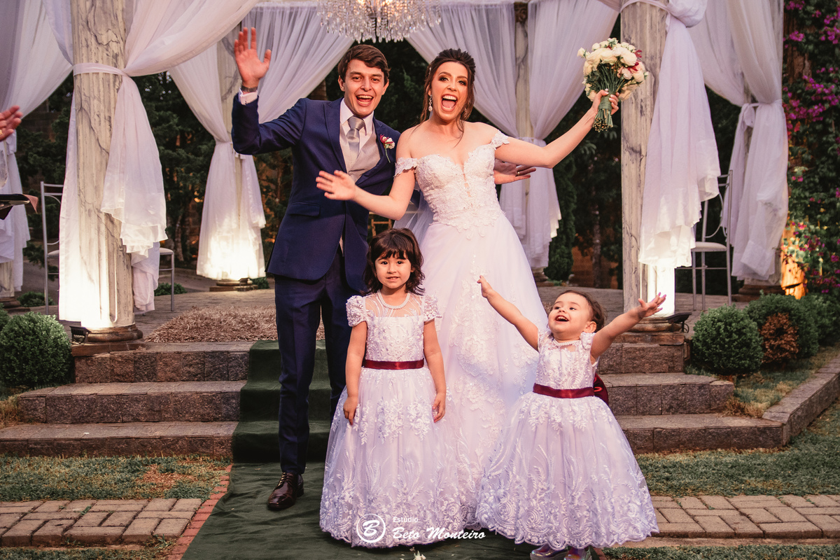 fotografo de casamento - videos de casamento - filmagem - casamento - cinegrafista - filmmaker - wedding - produtora - curitiba - estudio beto monteiro - casal - pre wedding - Thaís Govea e Felipe Naldony - Castello Reale Colombo - ar livre - externo