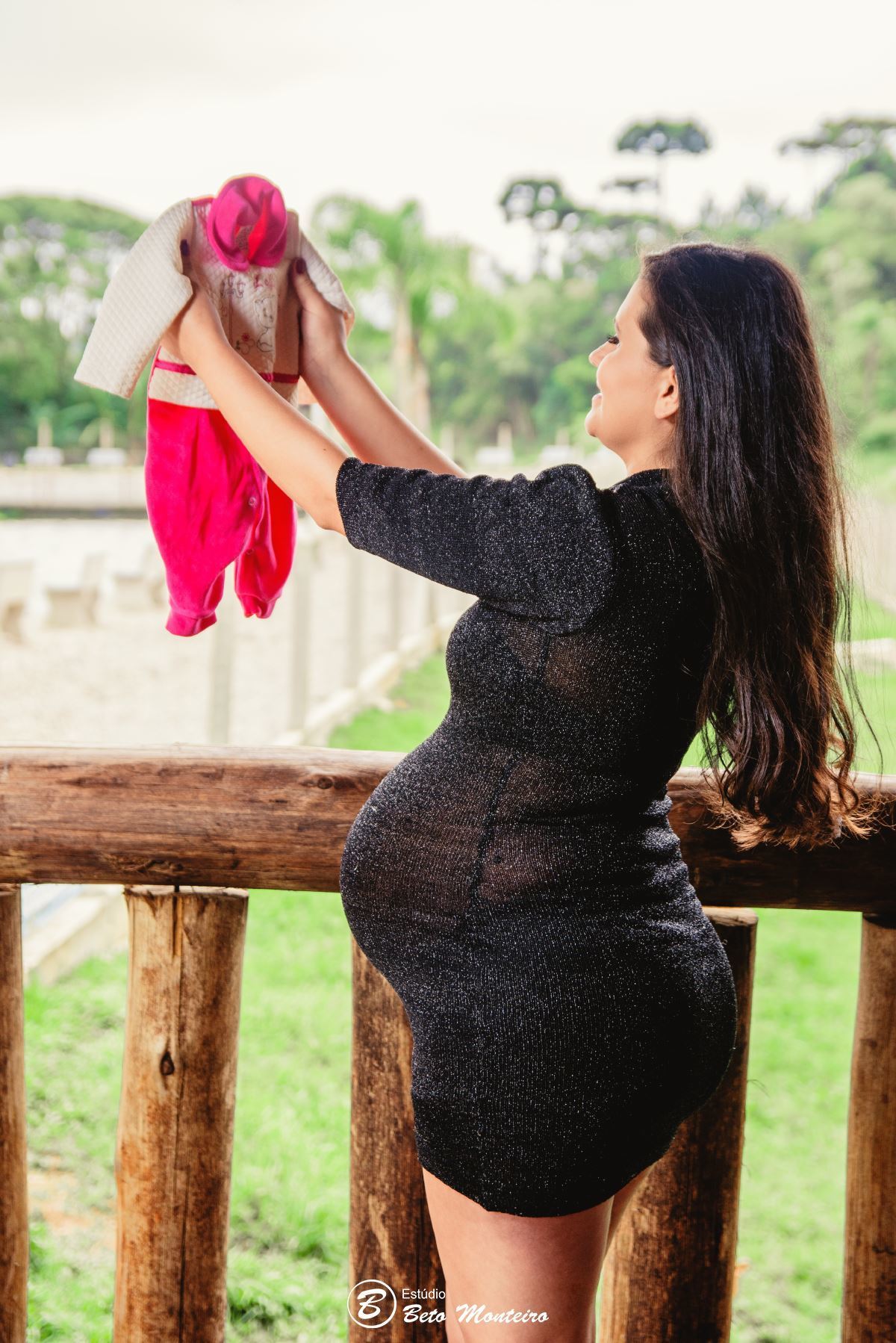 Book Gestante e Familia em Curitiba - Book gestante São José dos Pinhais - Book de gestante lifestyle - Fotos ao ar livre - Grávida - Gestação - Estudio Beto Monteiro - Pesque Pague Recanto das Flores - Suellen - Leandro - Bernardo - Louise
