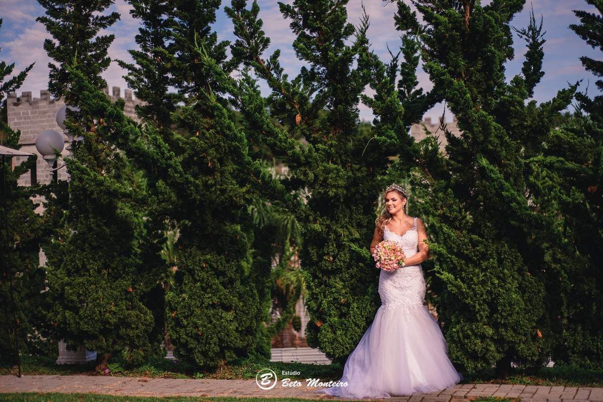 fotografo de casamento - videos de casamento - filmagem - casamento - cinegrafista - filmmaker - wedding - produtora - curitiba - estudio beto monteiro - casal - pre wedding - Isabele e Henrique - Castello Reale - Ar livre - Curitiba