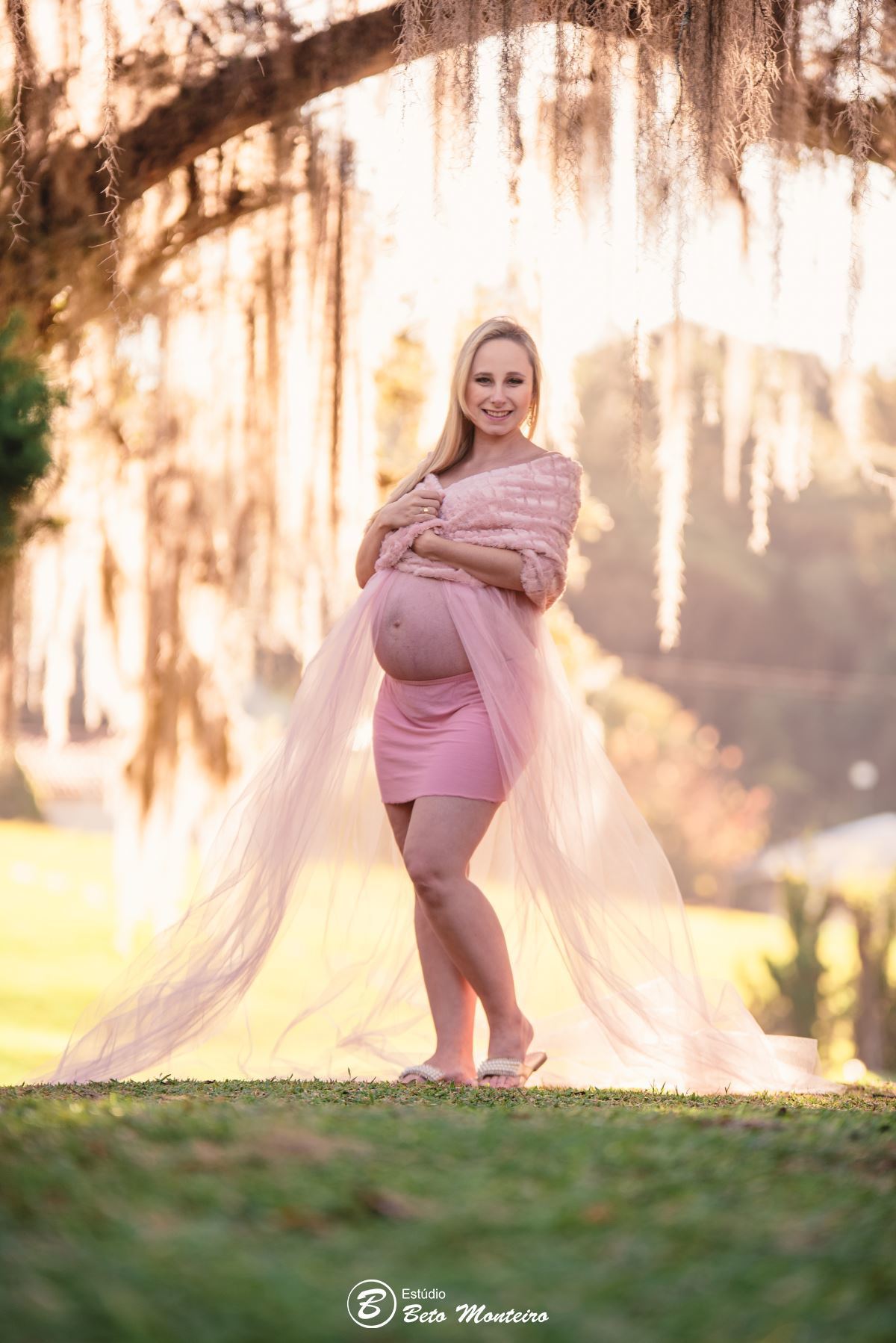 Book Gestante e Familia em Curitiba - Book gestante São José dos Pinhais - Book de gestante lifestyle - Fotos ao ar livre - Grávida - Gestação - Estudio Beto Monteiro - Chácara Ienkot - Fabi - Miguel - Fabiane Prociv