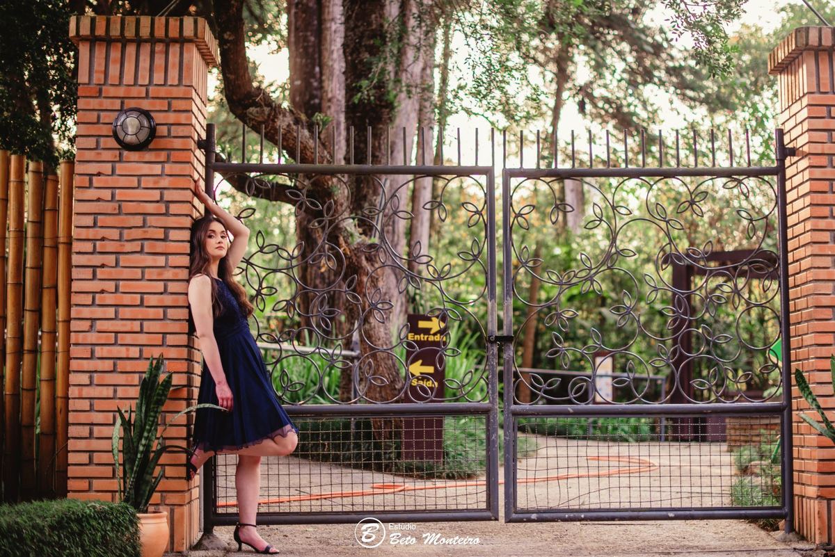 Aniversário de 15 anos - Foto e Filmagem - Debutante - Estúdio Beto Monteiro - Curitiba - fotografo de 15 anos - Jardim Botânico - book de fotos - book de 15 anos - book de 15 anos externo - fotografo - Mariana - book dos 15 - estúdio - fotógrafa