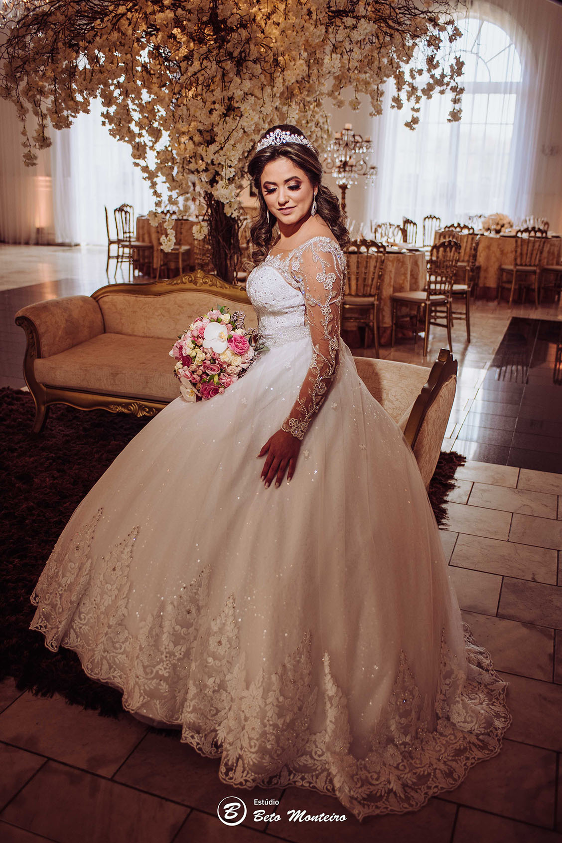 noiva de cabelo curto e loira - C- Casamento - Wedding - Pré-Casamento - Cobertura de casamento - filmagem de casamento Curitiba - Pré-Wedding - fotógrafo de casamento Curitiba - Estúdio Beto Monteiro castello reale