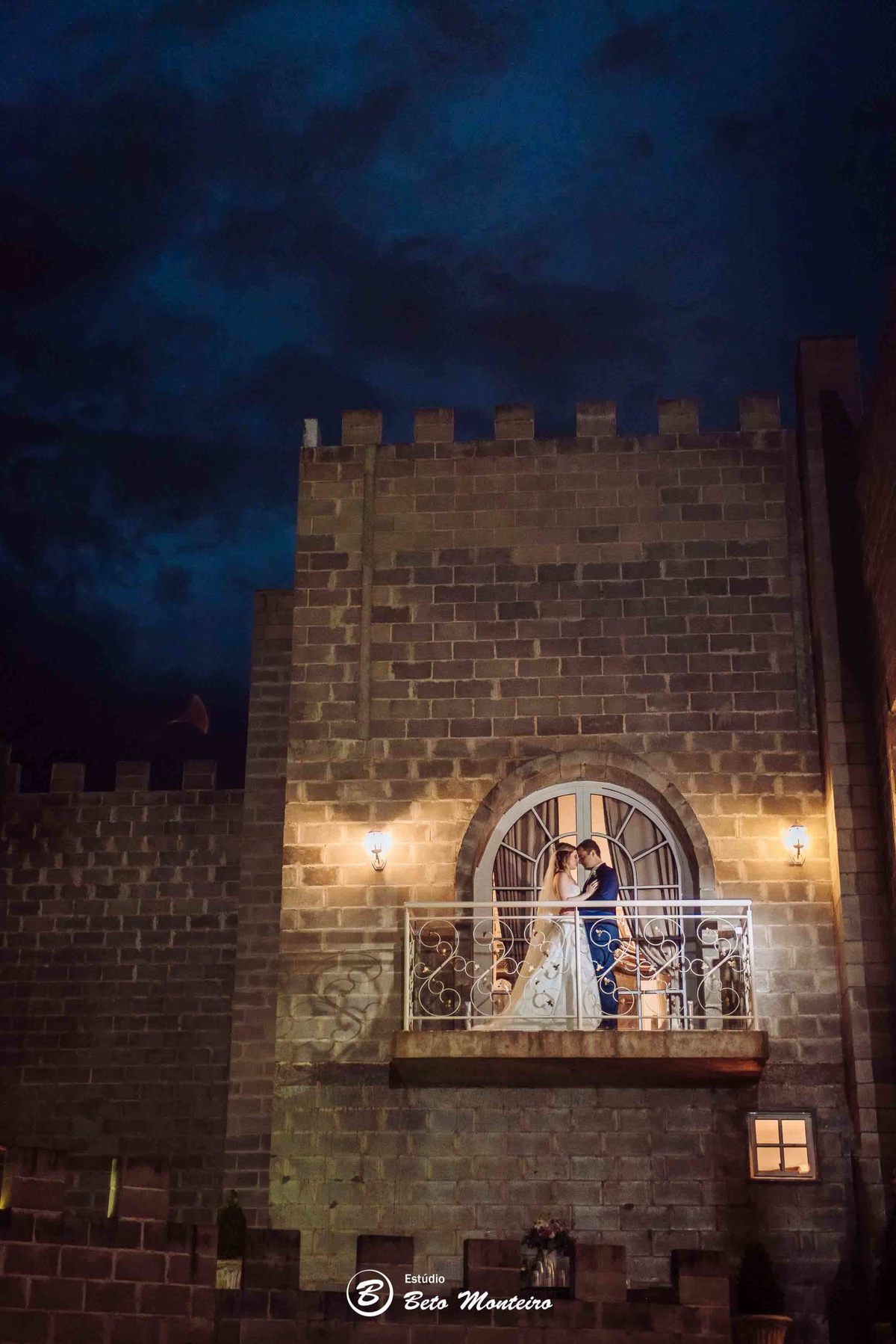 Noivos no Castello Reale - - Casamento - Wedding - Pré-Casamento - Cobertura de casamento - filmagem de casamento Curitiba - Pré-Wedding - fotógrafo de casamento Curitiba - Estúdio Beto Monteiro castello reale