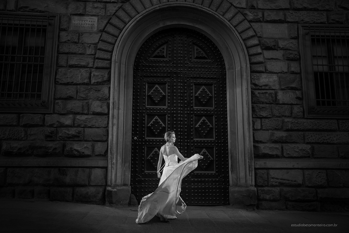 noiva rodando vestido na italia fundo europeu florença Casamento - Wedding - Pré-- Casamento - Wedding - Pré-Casamento - Cobertura de casamento - filmagem de casamento Curitiba - Pré-Wedding - fotógrafo de casamento Curitiba - Estúdio Beto Monteiro