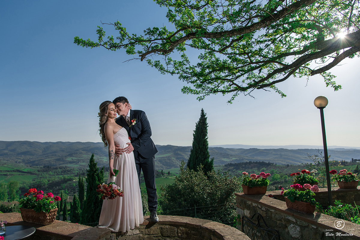 noivo e noiva na serra - montanha - arvore - Casamento - Wedding - Pré-Casamento - Cobertura de casamento - filmagem de casamento Curitiba - Pré-Wedding - fotógrafo de casamento Curitiba - Estúdio Beto Monteiro