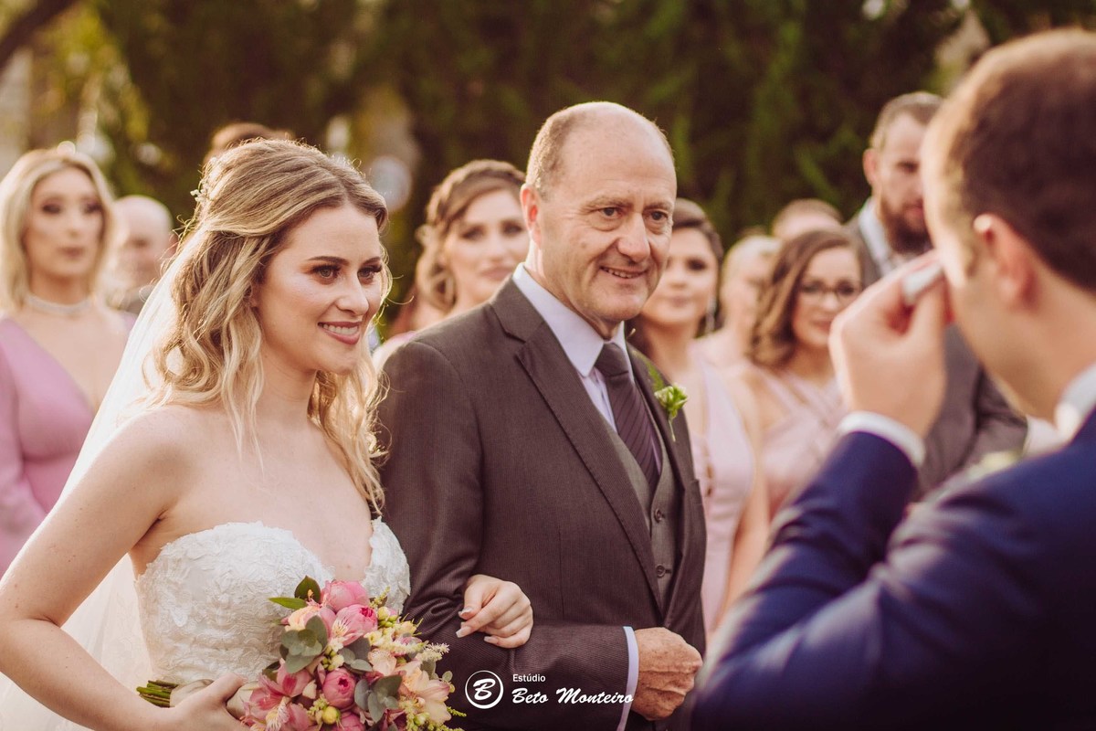 Noivos no Castello Reale - Véu voando- - Casamento - Wedding - Pré-Casamento - Cobertura de casamento - filmagem de casamento Curitiba - Pré-Wedding - fotógrafo de casamento Curitiba - Estúdio Beto Monteiro castello reale