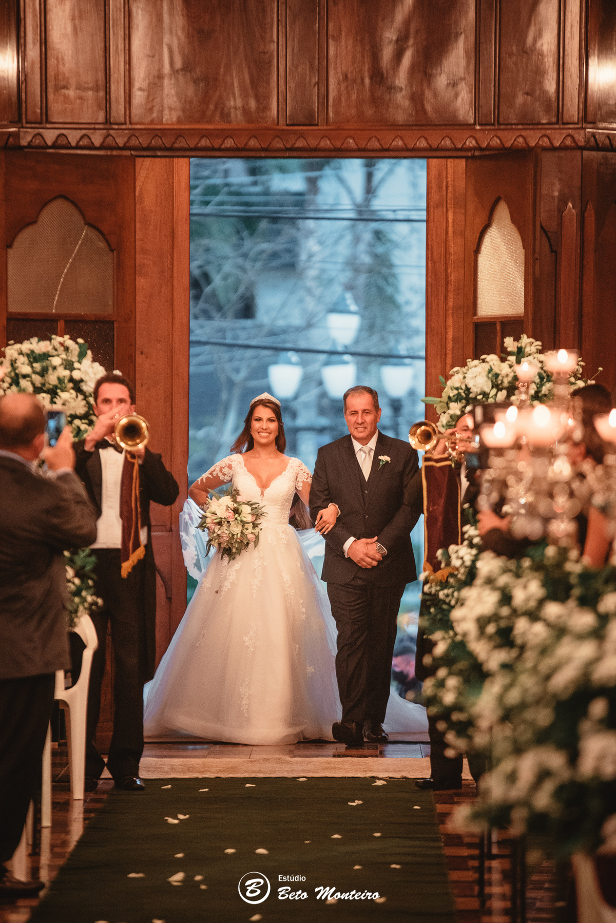 fotografo de casamento - videos de casamento - filmagem - casamento - cinegrafista - filmmaker - wedding - produtora - curitiba - estudio beto monteiro - casal - pre wedding - beatriz e marcos - Igreja Bom Jesus do Cabral - Indra Catering - CA eventos