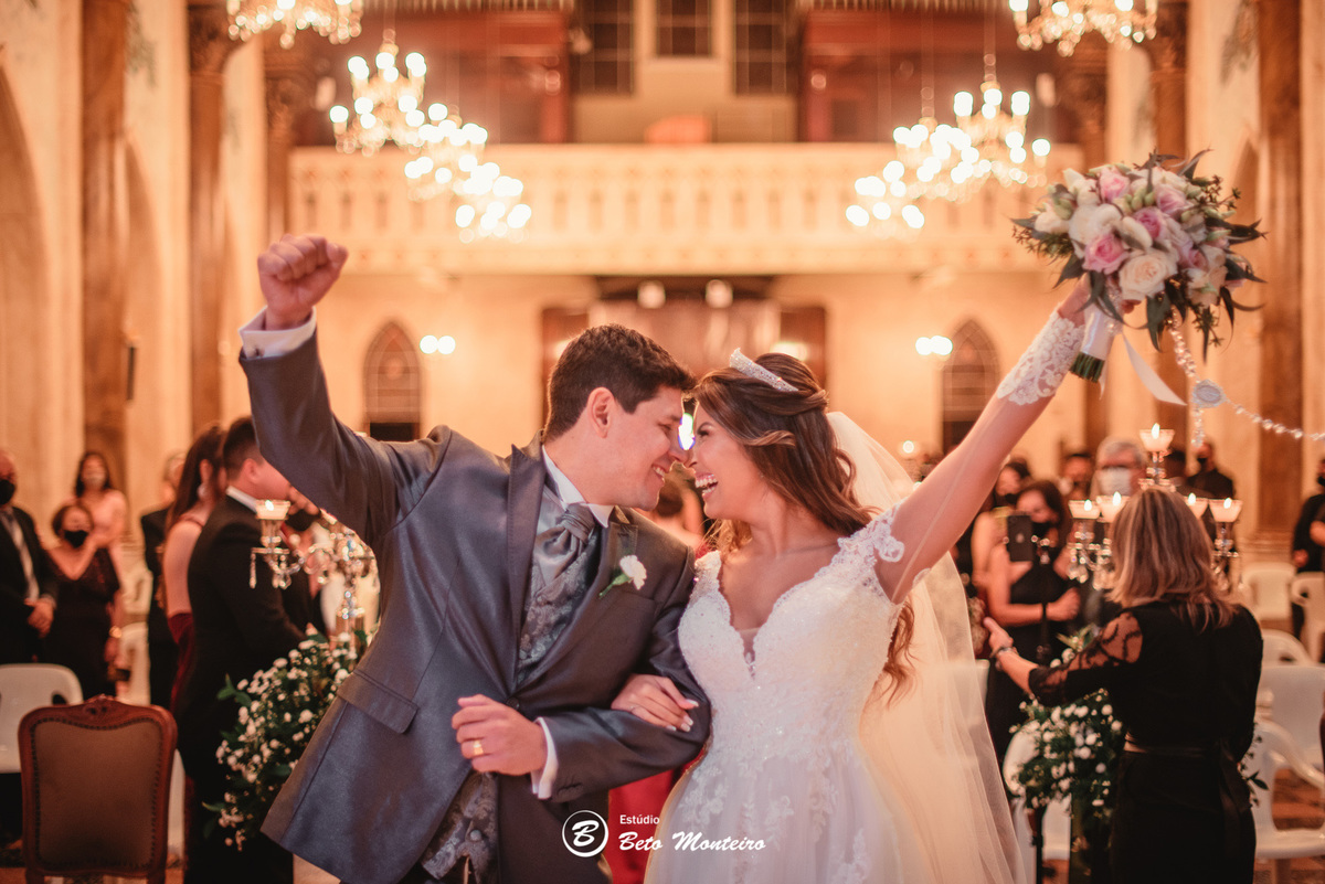 fotografo de casamento - videos de casamento - filmagem - casamento - cinegrafista - filmmaker - wedding - produtora - curitiba - estudio beto monteiro - casal - pre wedding - beatriz e marcos - Igreja Bom Jesus do Cabral - Indra Catering - CA eventos