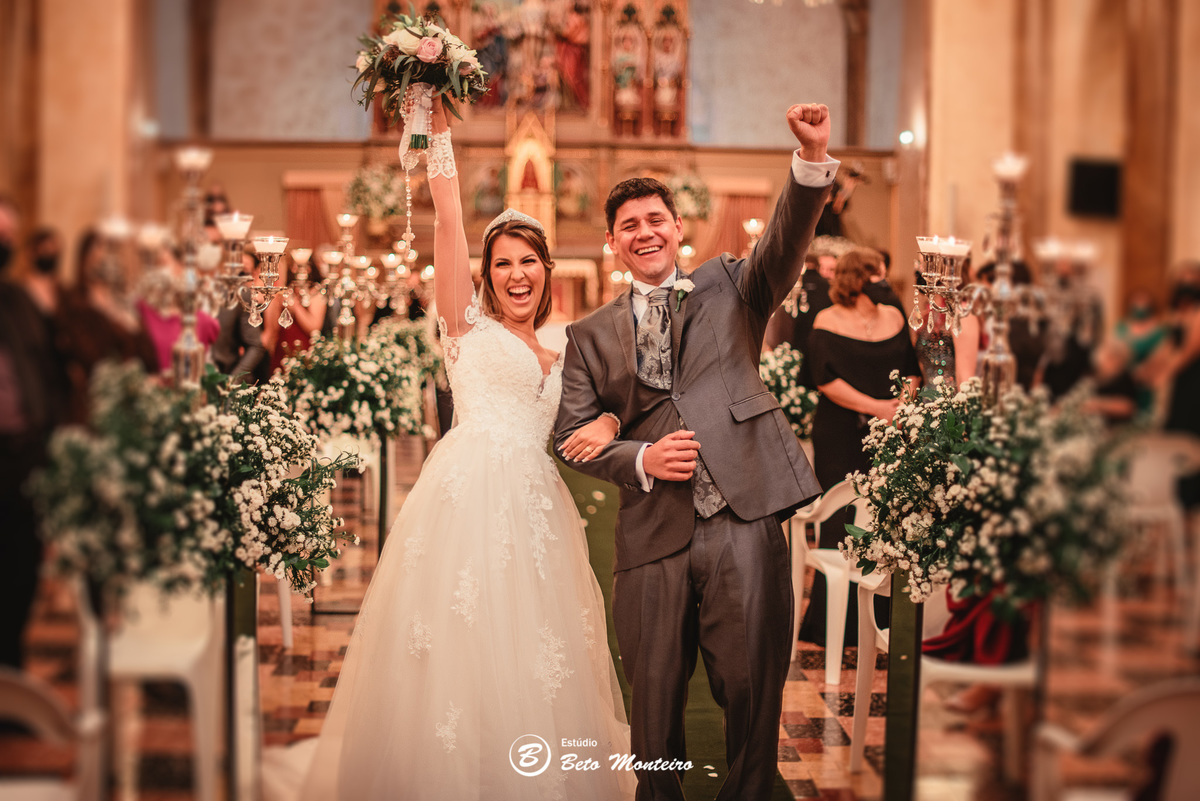 fotografo de casamento - videos de casamento - filmagem - casamento - cinegrafista - filmmaker - wedding - produtora - curitiba - estudio beto monteiro - casal - pre wedding - beatriz e marcos - Igreja Bom Jesus do Cabral - Indra Catering - CA eventos