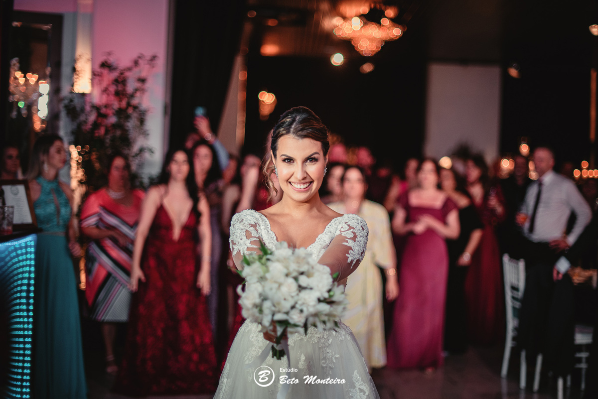fotografo de casamento - videos de casamento - filmagem - casamento - cinegrafista - filmmaker - wedding - produtora - curitiba - estudio beto monteiro - casal - pre wedding - beatriz e marcos - Igreja Bom Jesus do Cabral - Indra Catering - CA eventos