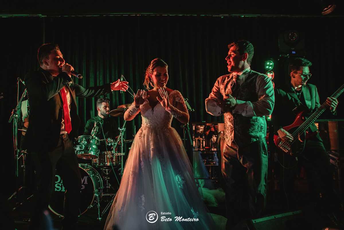 fotografo de casamento - videos de casamento - filmagem - casamento - cinegrafista - filmmaker - wedding - produtora - curitiba - estudio beto monteiro - casal - pre wedding - beatriz e marcos - Igreja Bom Jesus do Cabral - Indra Catering - CA eventos