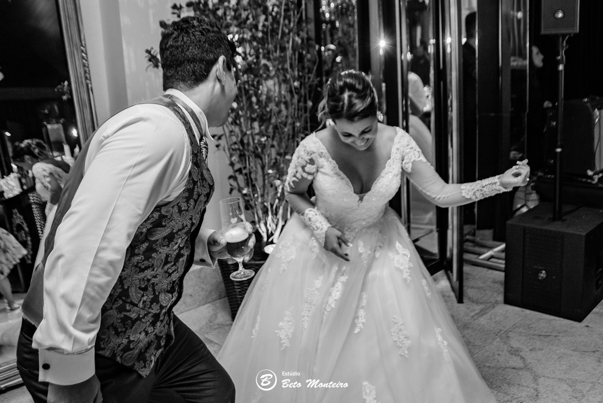 fotografo de casamento - videos de casamento - filmagem - casamento - cinegrafista - filmmaker - wedding - produtora - curitiba - estudio beto monteiro - casal - pre wedding - beatriz e marcos - Igreja Bom Jesus do Cabral - Indra Catering - CA eventos