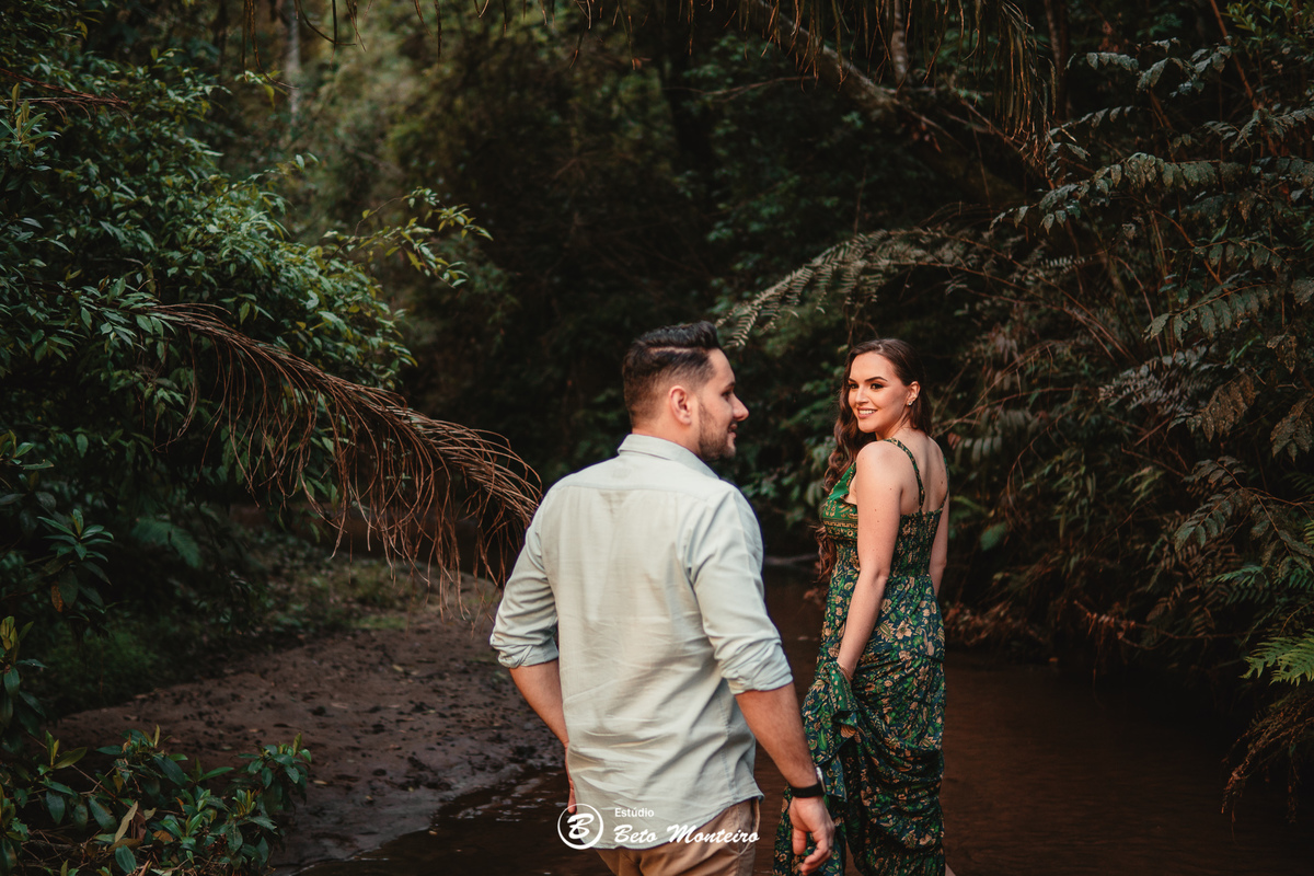 fotografo de casamento - videos de casamento - filmagem - casamento - cinegrafista - filmmaker - wedding - produtora - curitiba - estudio beto monteiro - casal - pre wedding - millena e anderson - plantação trigo - espaço do campo - por do sol - cachoeira