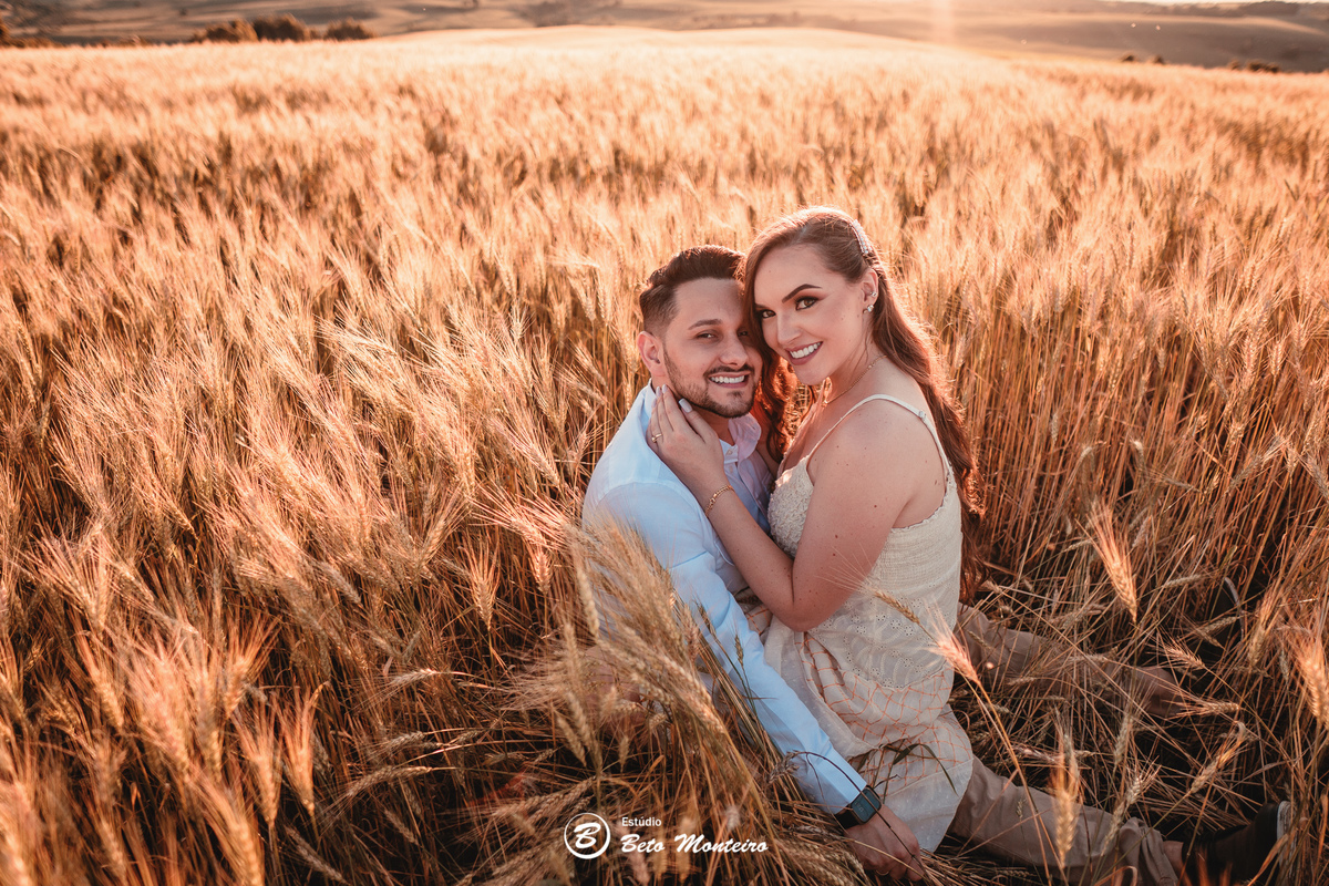 fotografo de casamento - videos de casamento - filmagem - casamento - cinegrafista - filmmaker - wedding - produtora - curitiba - estudio beto monteiro - casal - pre wedding - millena e anderson - plantação trigo - espaço do campo - por do sol - cachoeira