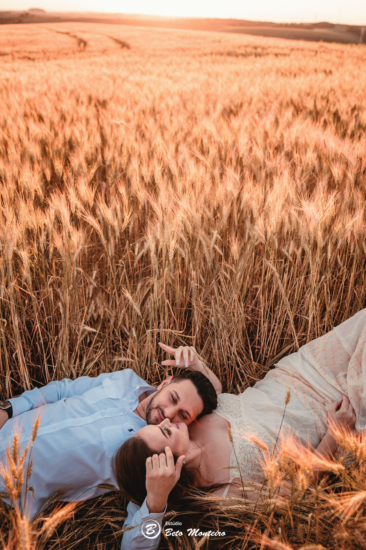 fotografo de casamento - videos de casamento - filmagem - casamento - cinegrafista - filmmaker - wedding - produtora - curitiba - estudio beto monteiro - casal - pre wedding - millena e anderson - plantação trigo - espaço do campo - por do sol - cachoeira