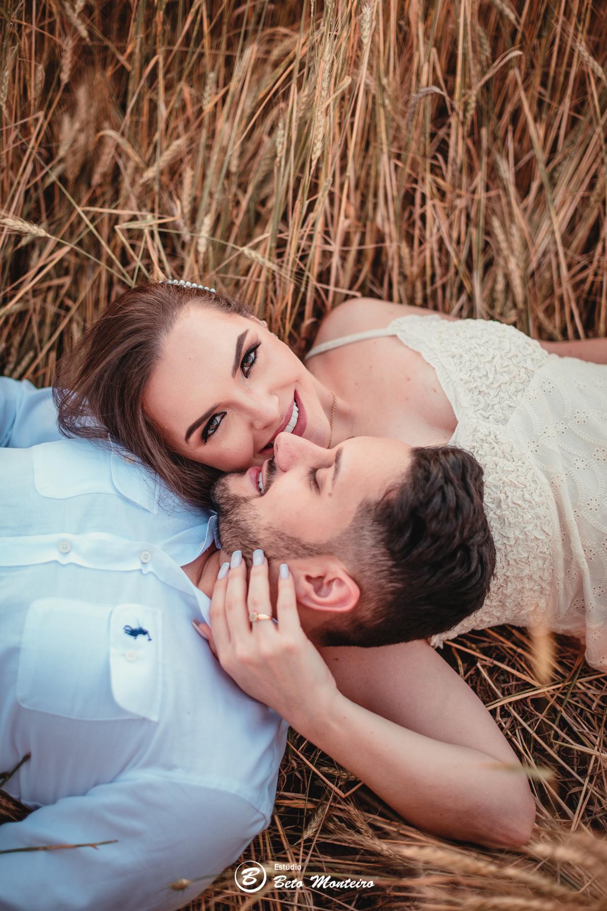 fotografo de casamento - videos de casamento - filmagem - casamento - cinegrafista - filmmaker - wedding - produtora - curitiba - estudio beto monteiro - casal - pre wedding - millena e anderson - plantação trigo - espaço do campo - por do sol - cachoeira
