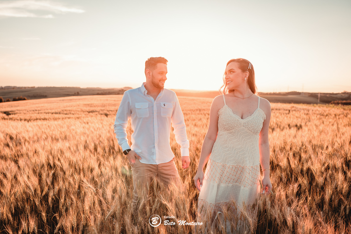 fotografo de casamento - videos de casamento - filmagem - casamento - cinegrafista - filmmaker - wedding - produtora - curitiba - estudio beto monteiro - casal - pre wedding - millena e anderson - plantação trigo - espaço do campo - por do sol - cachoeira