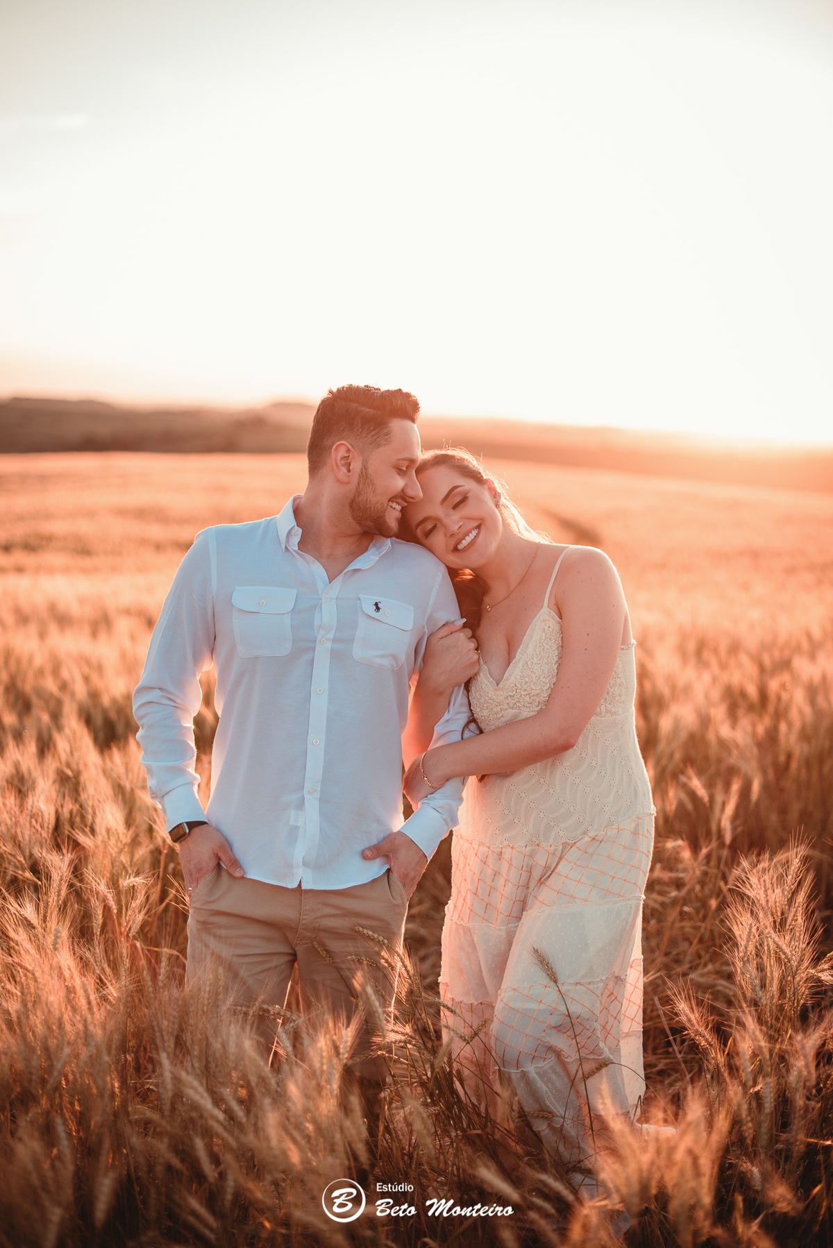 fotografo de casamento - videos de casamento - filmagem - casamento - cinegrafista - filmmaker - wedding - produtora - curitiba - estudio beto monteiro - casal - pre wedding - millena e anderson - plantação trigo - espaço do campo - por do sol - cachoeira
