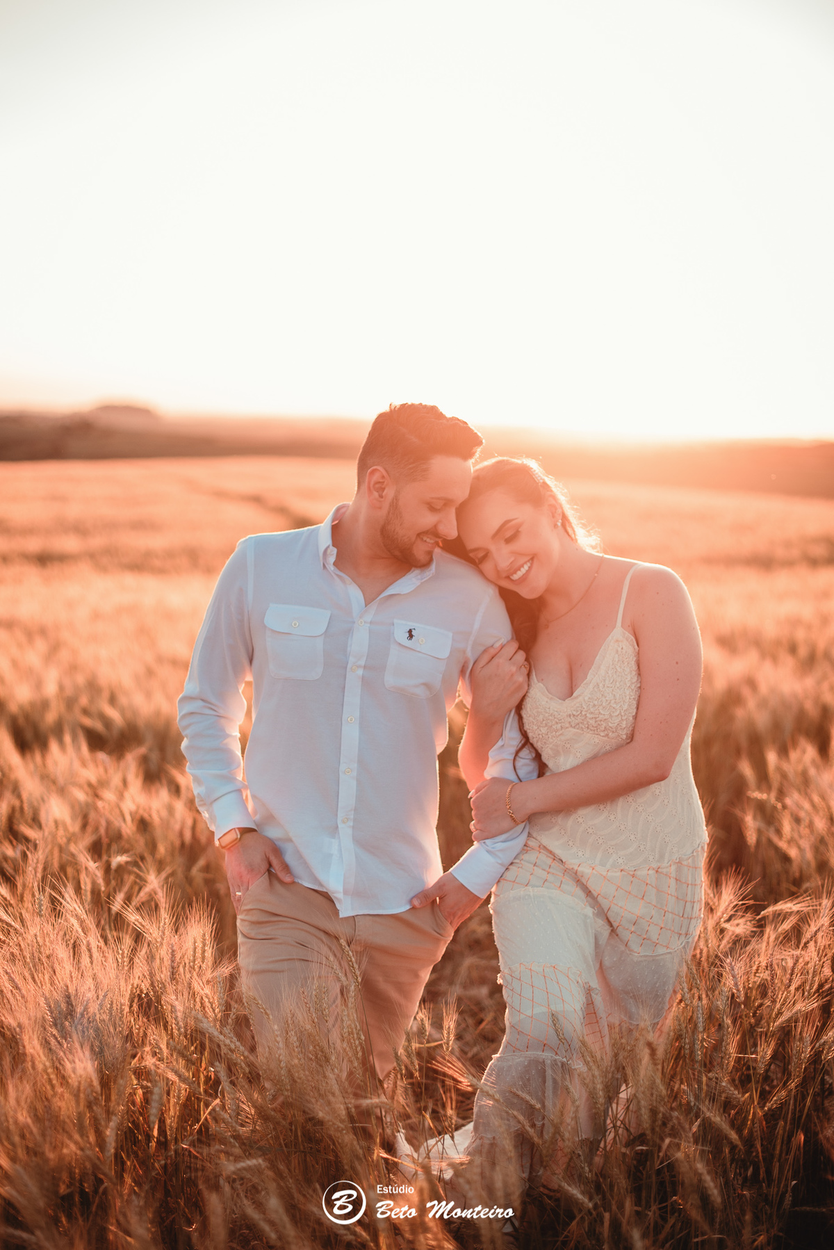fotografo de casamento - videos de casamento - filmagem - casamento - cinegrafista - filmmaker - wedding - produtora - curitiba - estudio beto monteiro - casal - pre wedding - millena e anderson - plantação trigo - espaço do campo - por do sol - cachoeira