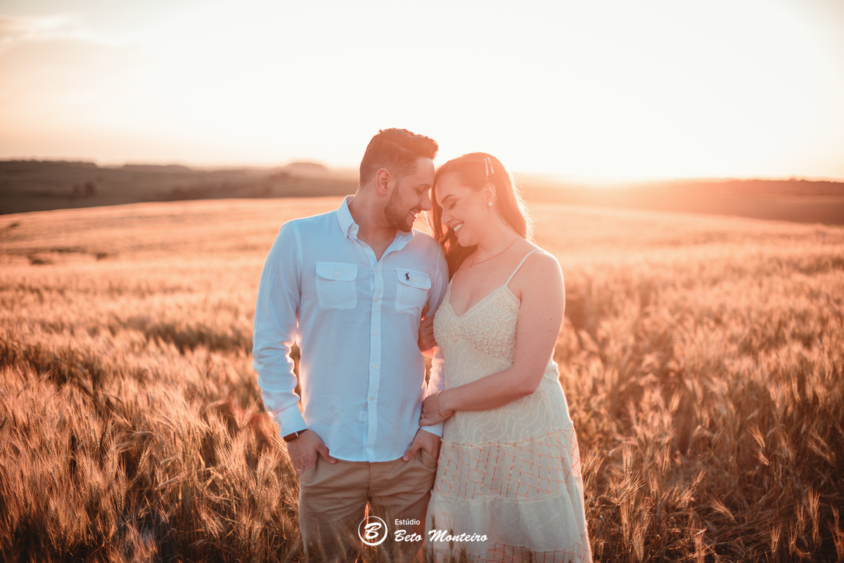 fotografo de casamento - videos de casamento - filmagem - casamento - cinegrafista - filmmaker - wedding - produtora - curitiba - estudio beto monteiro - casal - pre wedding - millena e anderson - plantação trigo - espaço do campo - por do sol - cachoeira