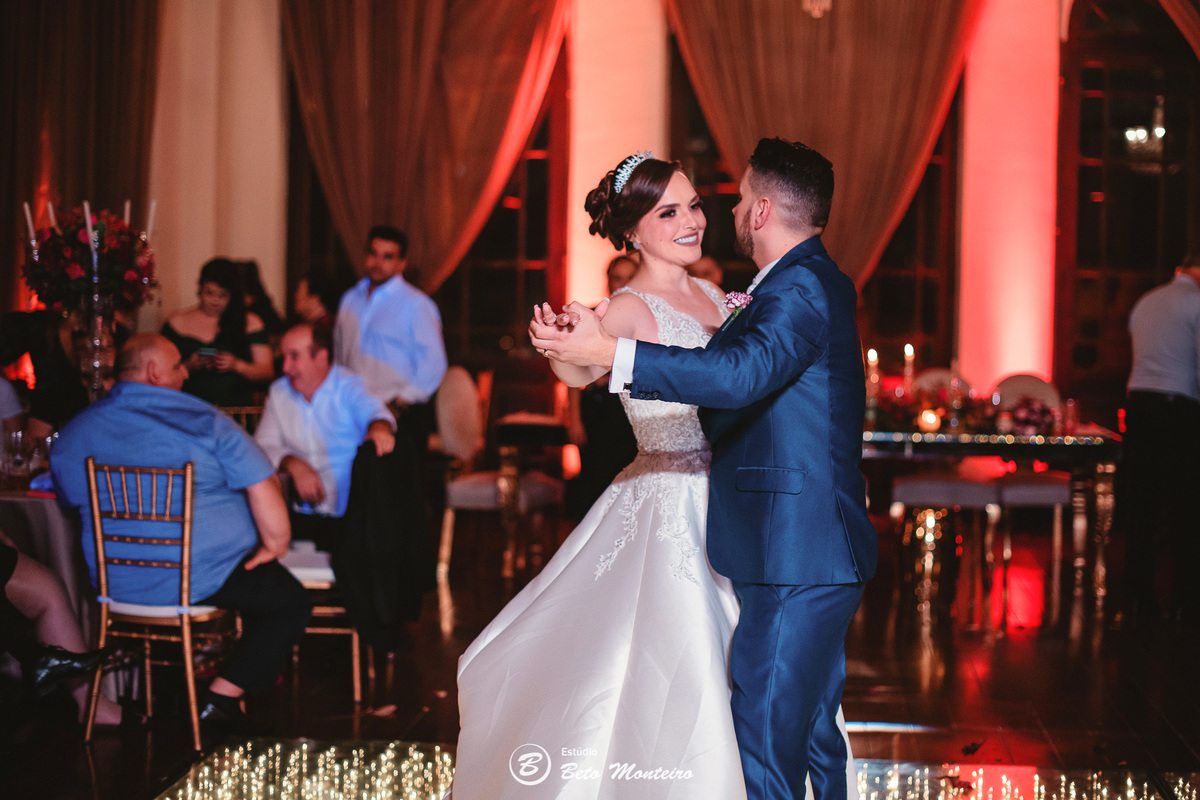 fotografo de casamento - videos de casamento - filmagem - casamento - cinegrafista - filmmaker - wedding - produtora - curitiba - estudio beto monteiro - casal - pre wedding - millena e anderson - garibaldi - catedral - melissa campano - mari cerimonial