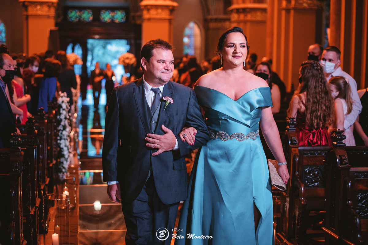 fotografo de casamento - videos de casamento - filmagem - casamento - cinegrafista - filmmaker - wedding - produtora - curitiba - estudio beto monteiro - casal - pre wedding - millena e anderson - garibaldi - catedral - melissa campano - mari cerimonial