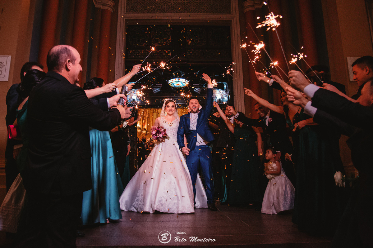fotografo de casamento - videos de casamento - filmagem - casamento - cinegrafista - filmmaker - wedding - produtora - curitiba - estudio beto monteiro - casal - pre wedding - millena e anderson - garibaldi - catedral - melissa campano - mari cerimonial