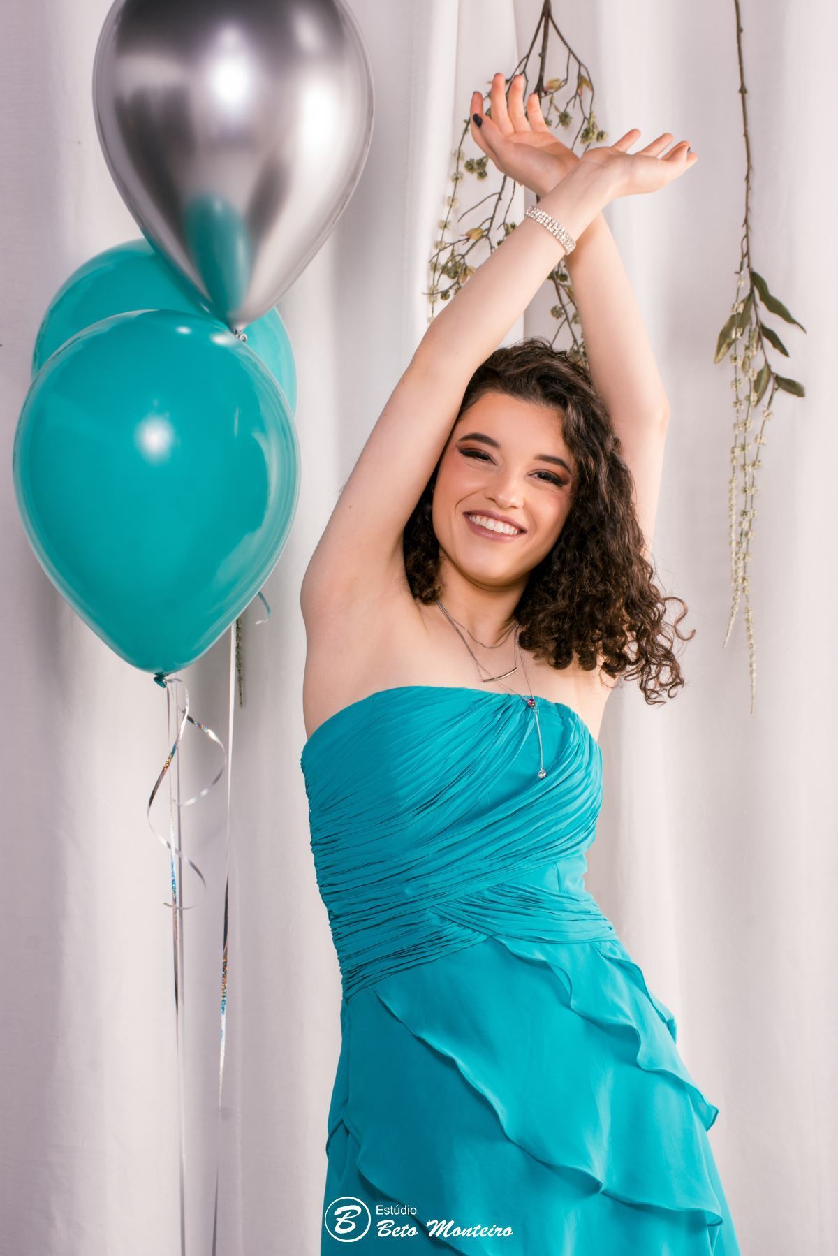 Aniversário de 15 anos - Foto e Filmagem - Debutante - Estúdio Beto Monteiro - Curitiba - fotografo de 15 anos - Jardim Botânico - book de fotos - book de 15 anos - fotografo - Elisa - book dos 15 - estúdio - fotógrafa - book interno