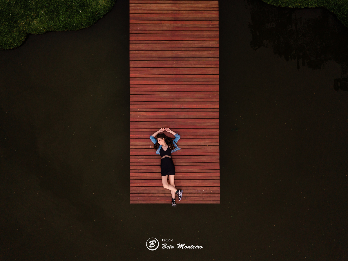 Aniversário de 15 anos - Foto e Filmagem - Debutante - Estúdio Beto Monteiro - Curitiba - fotografo de 15 anos - fotógrafa - sessao de fotos - book de fotos - book de 15 anos - fotografo - chácara ienkot - vestido - Lívia